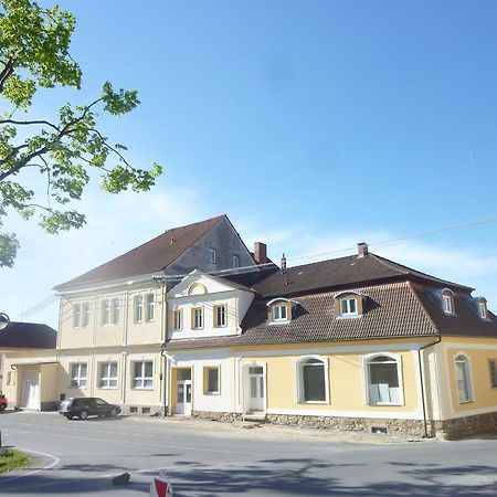 Guest House U Zlateho Jelena Žinkovy Exteriör bild